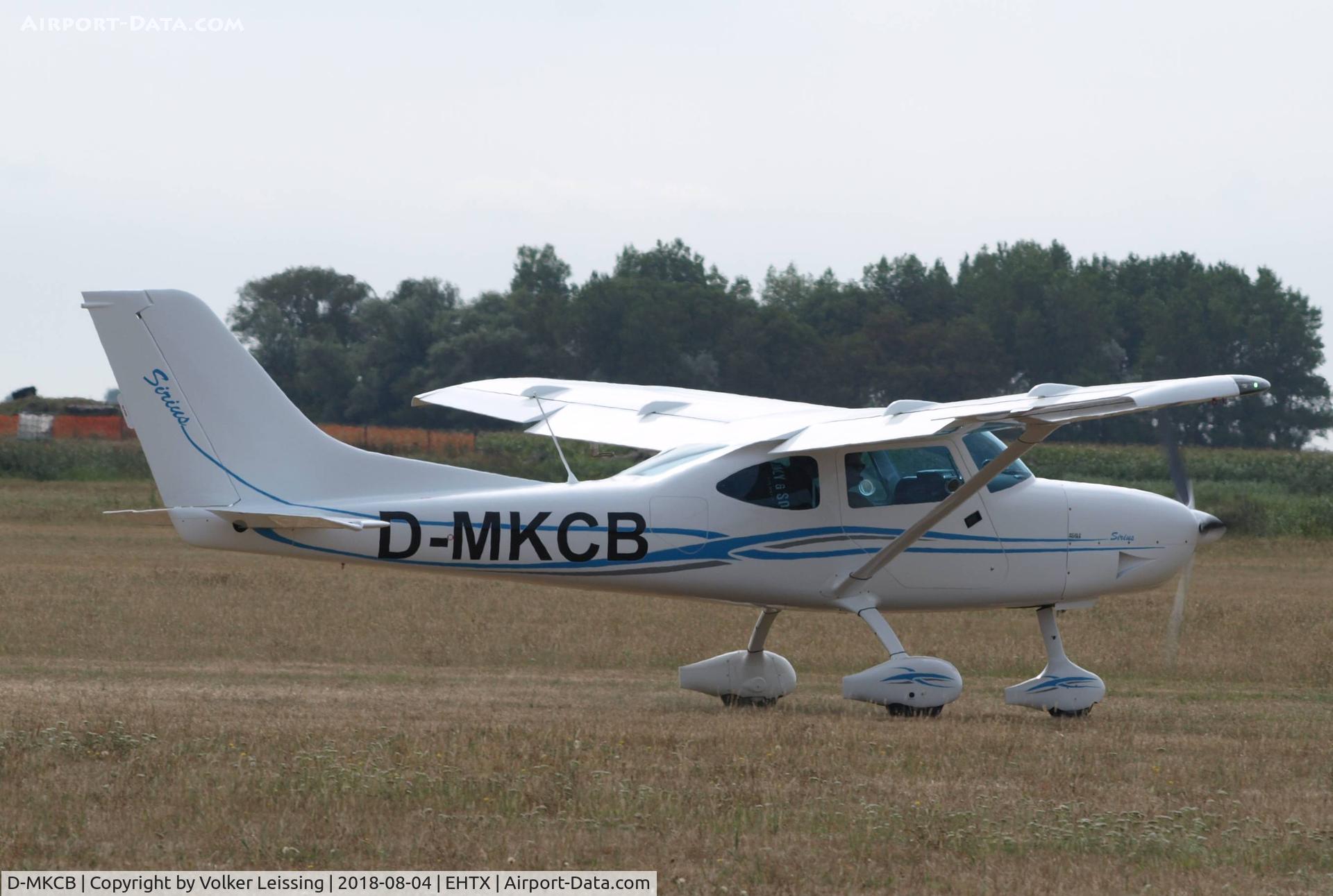 D-MKCB, TL Ultralight TL-3000 Sirius C/N Not found D-MKCB, taxi to parking