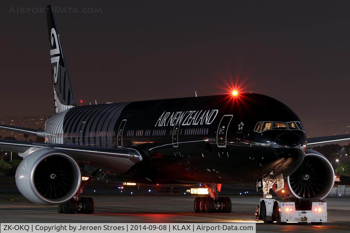 ZK-OKQ, 2011 Boeing 777-306/ER C/N 40689, klax