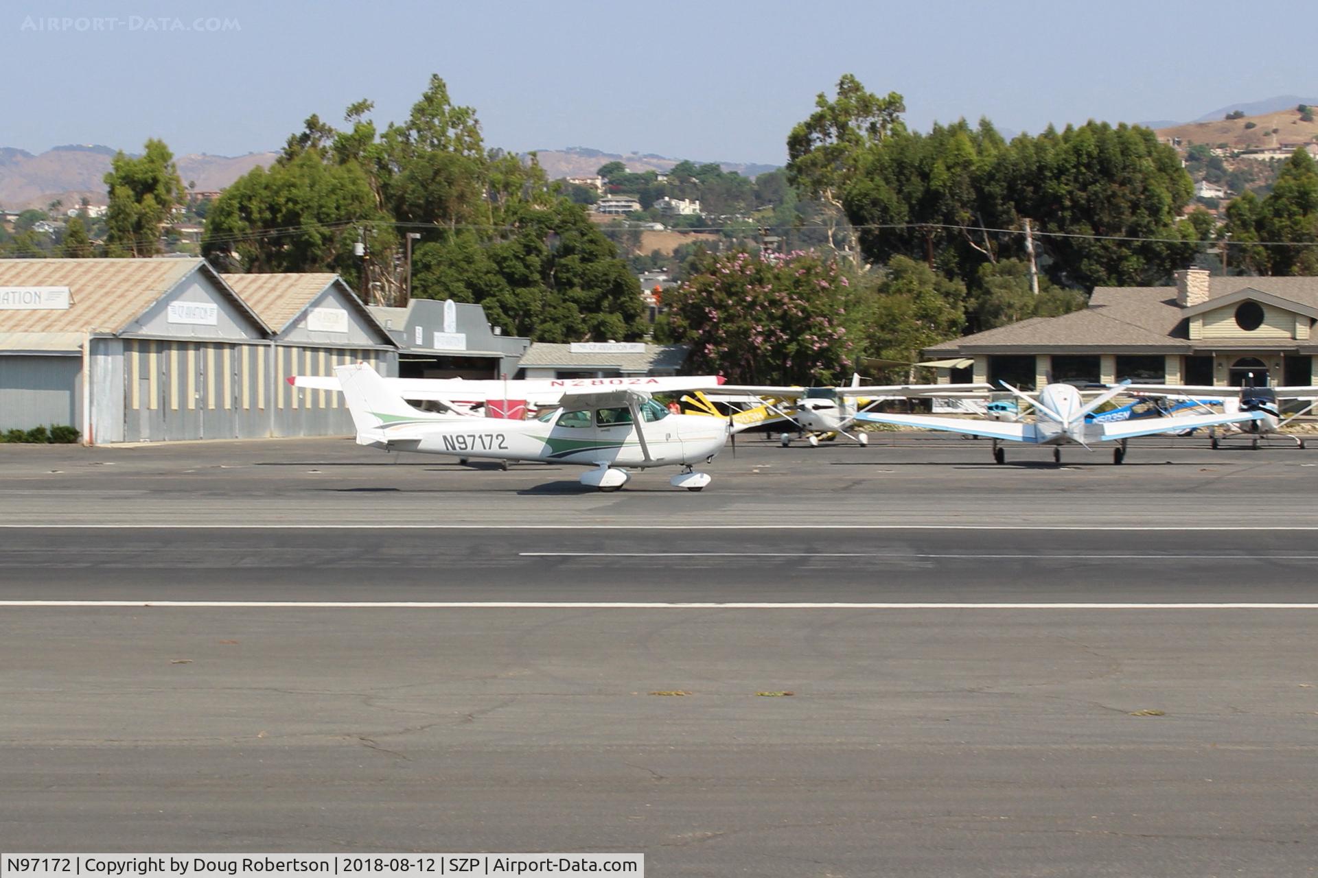 N97172, 1984 Cessna 172P C/N 17276162, 1984 Cessna 172P SKYHAWK, Lycoming O-320-D2J 160 Hp, taxi back