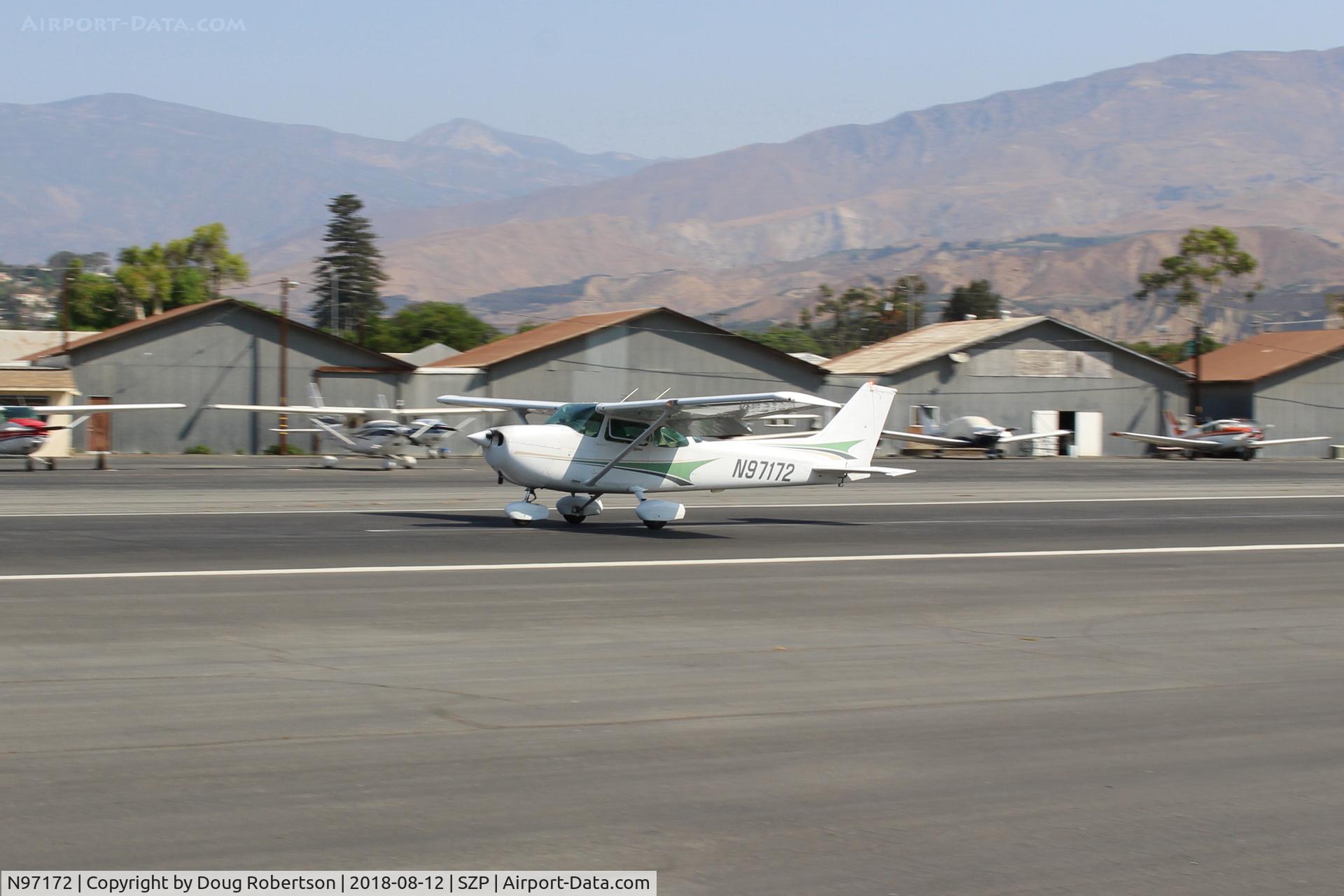 N97172, 1984 Cessna 172P C/N 17276162, 1984 Cessna 172P SKYHAWK, Lycoming O-320-D2J 160 Hp , landing roll Rwy 22