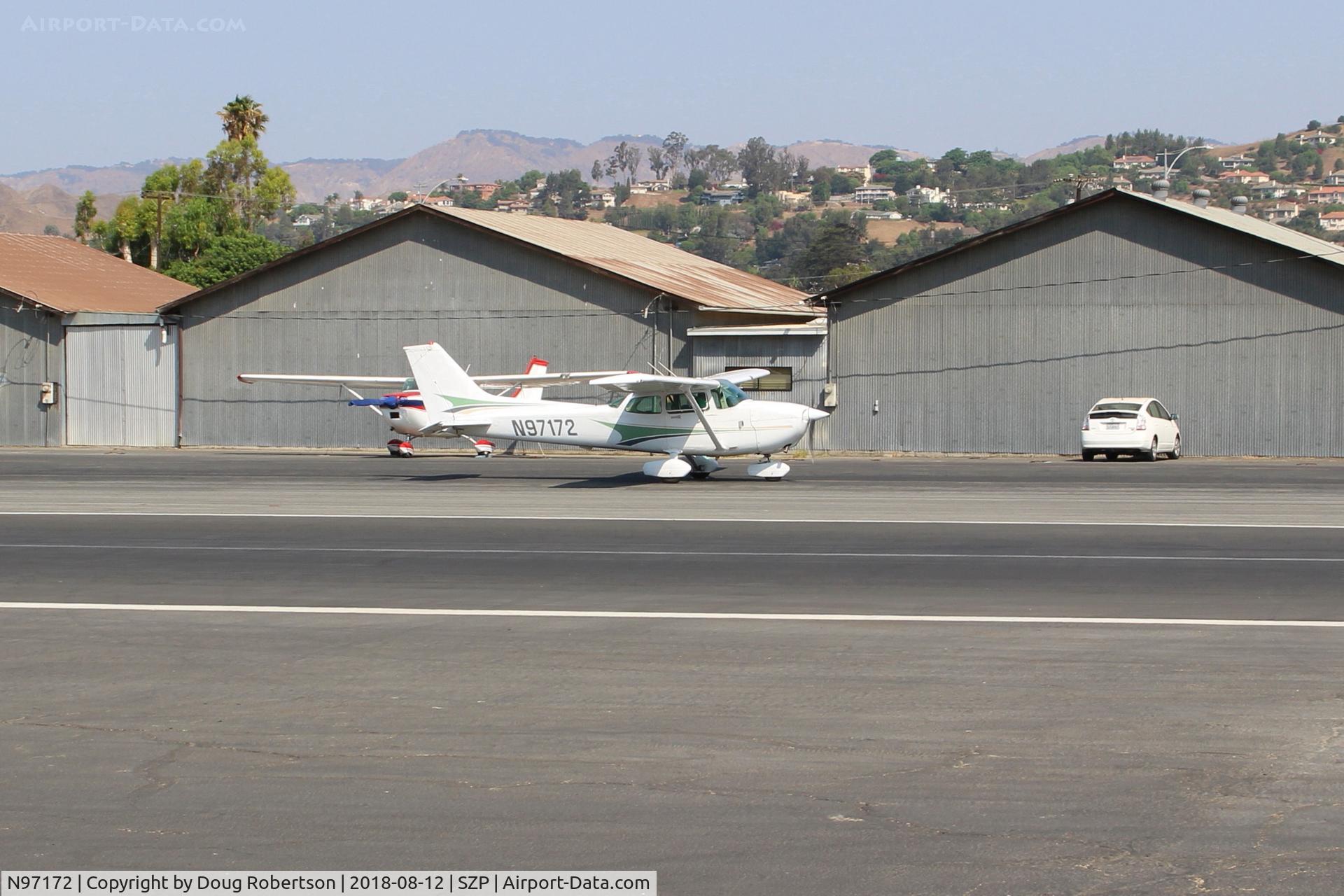 N97172, 1984 Cessna 172P C/N 17276162, 1984 Cessna 172P SKYHAWK, Lycoming O-320-D2J 160 Hp, taxi back