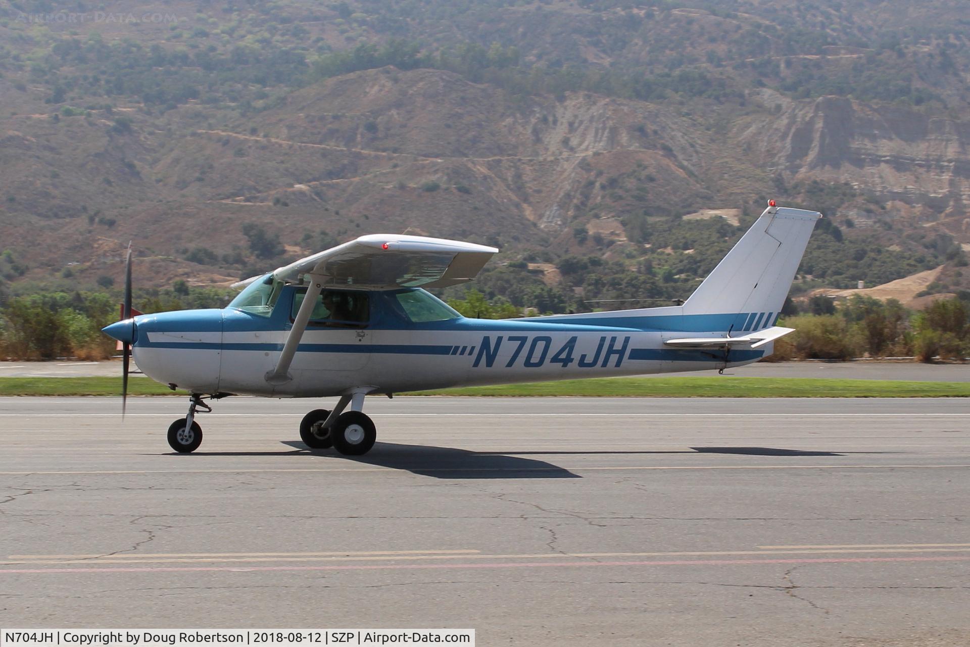 N704JH, 1976 Cessna 150M C/N 15078644, 1976 Cessna 150M, Continental O-200 100 Hp, another taxi back sequence