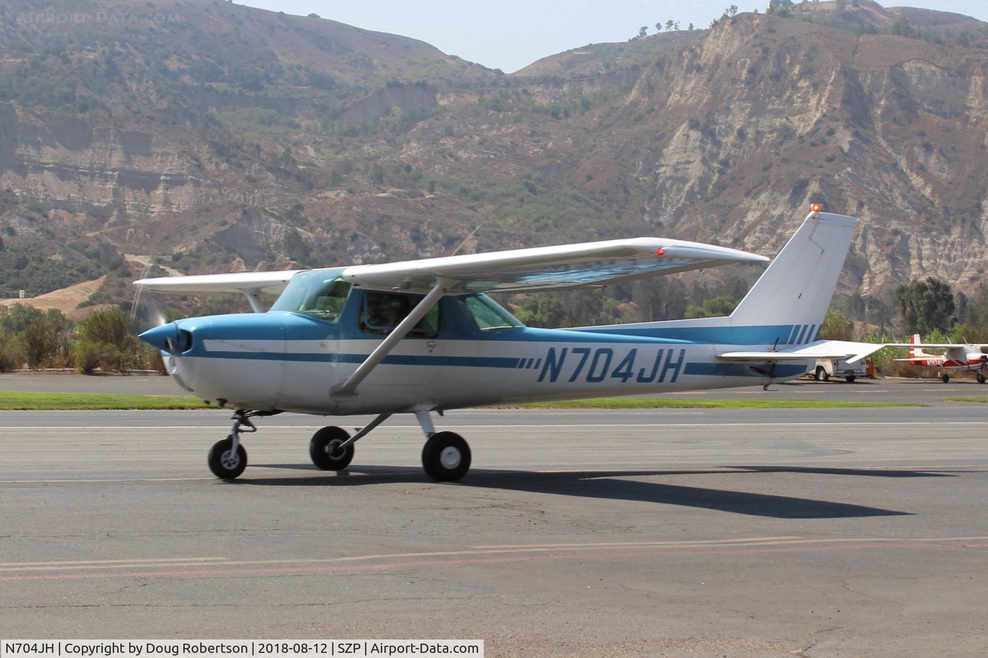 N704JH, 1976 Cessna 150M C/N 15078644, 1976 Cessna 150M, Continental O-200 100 Hp, taxi back