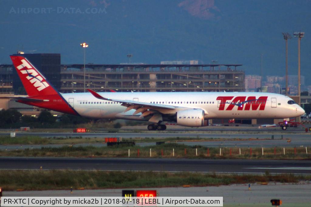 PR-XTC, 2016 Airbus A350-941 C/N 035, Taxiing