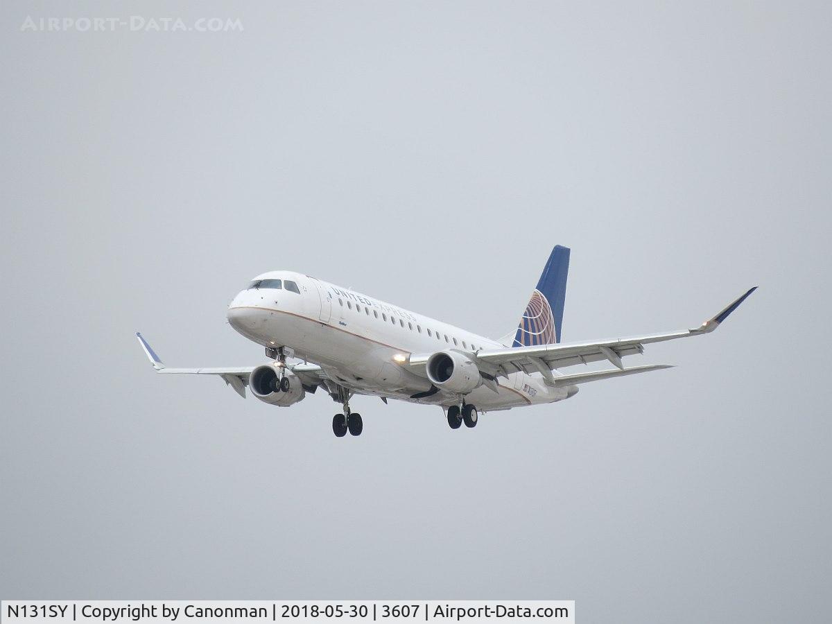N131SY, 2015 Embraer 175LR (ERJ-170-200LR) C/N 17000450, Landing