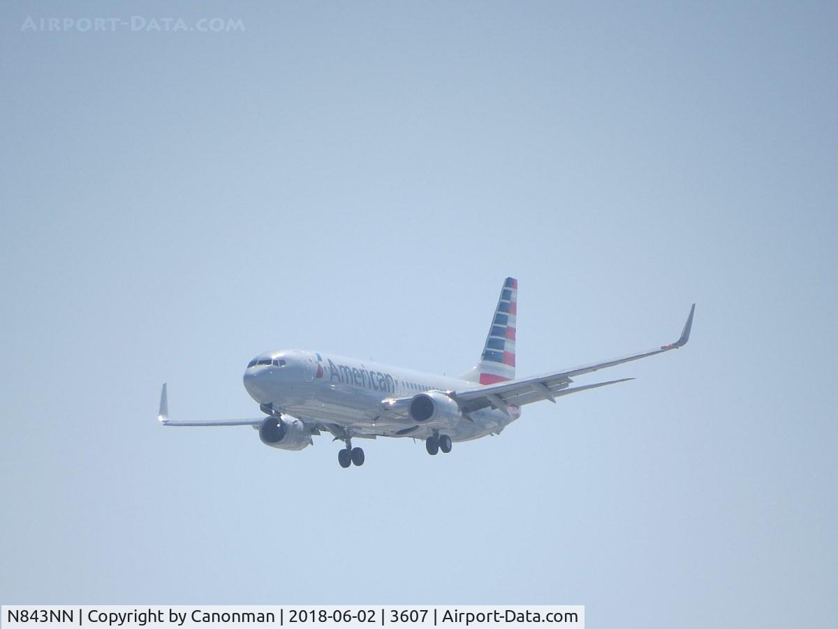 N843NN, 2010 Boeing 737-823 C/N 30906, Landing