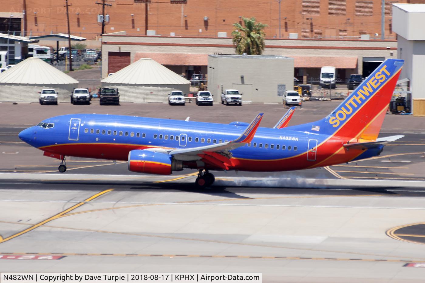 N482WN, 2004 Boeing 737-7H4 C/N 29852, No comment.