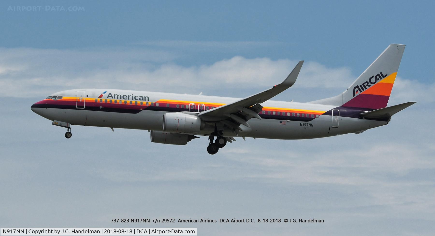 N917NN, 2013 Boeing 737-823 C/N 29572, On final.