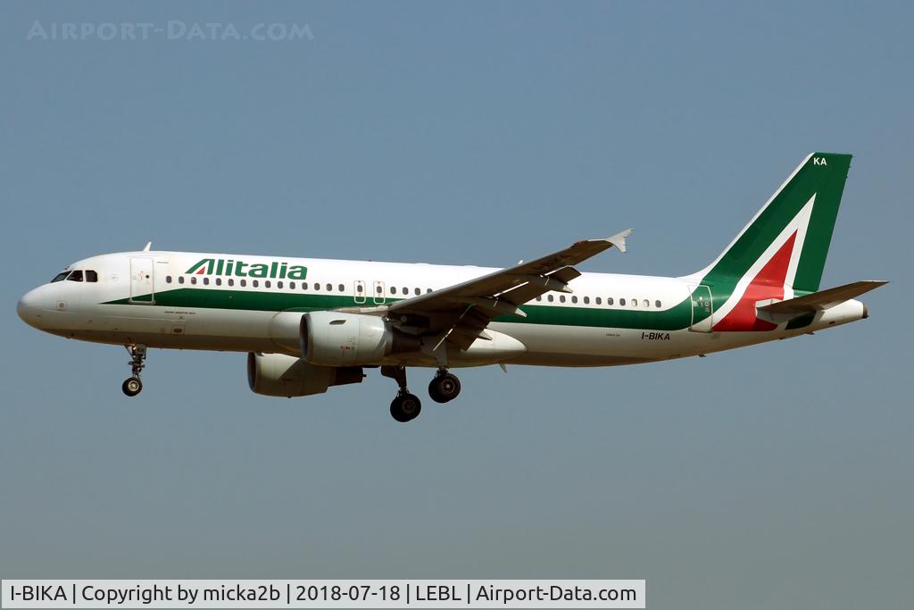 I-BIKA, 1999 Airbus A320-214 C/N 951, Landing
