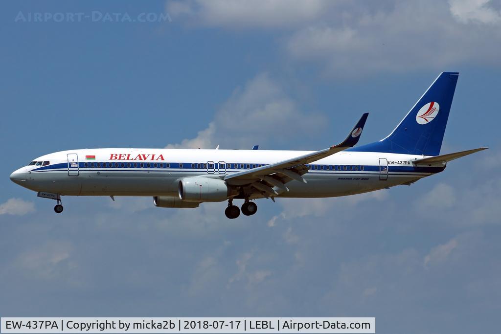 EW-437PA, 2000 Boeing 737-8K5 C/N 27988, Landing