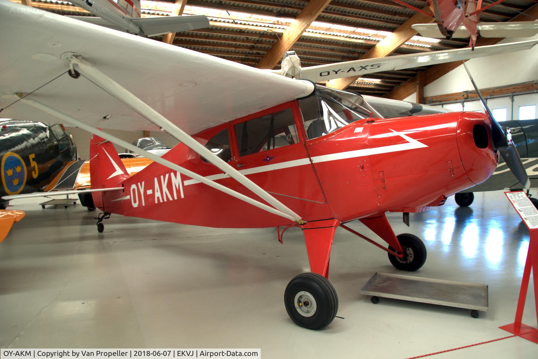 OY-AKM, 1949 Piper PA-16 Clipper C/N 16-101, Piper PA-16 Clipper in Danmarks Flymuseum at Stauning airport