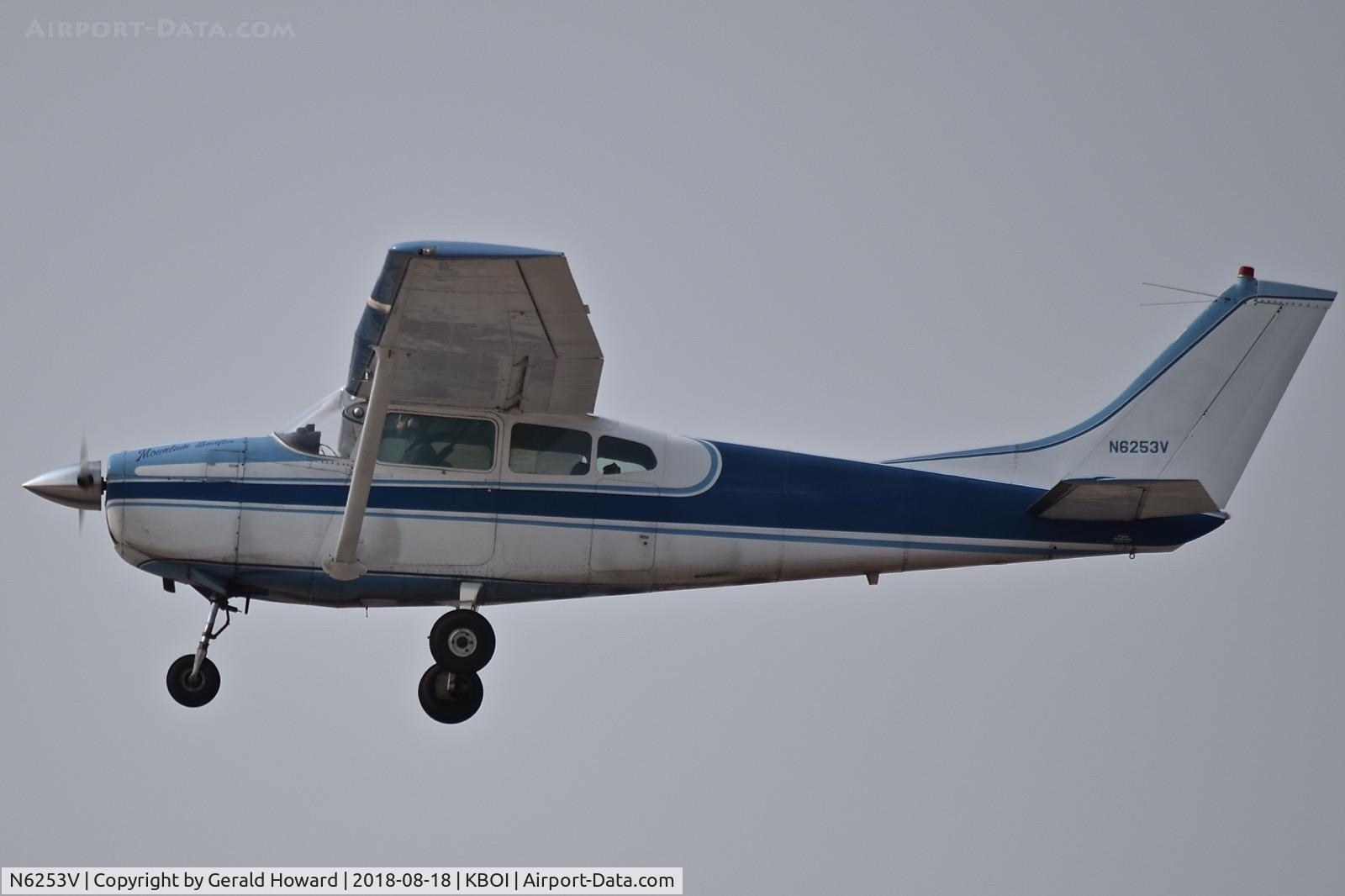 N6253V, 1960 Cessna 182C Skylane C/N 52950, Departing BOI.