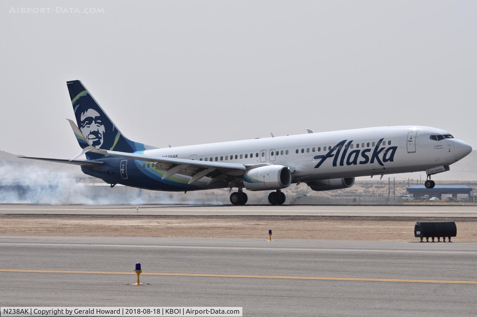 N238AK, 2016 Boeing 737-990/ER C/N 62681, Landing RWY 28R.