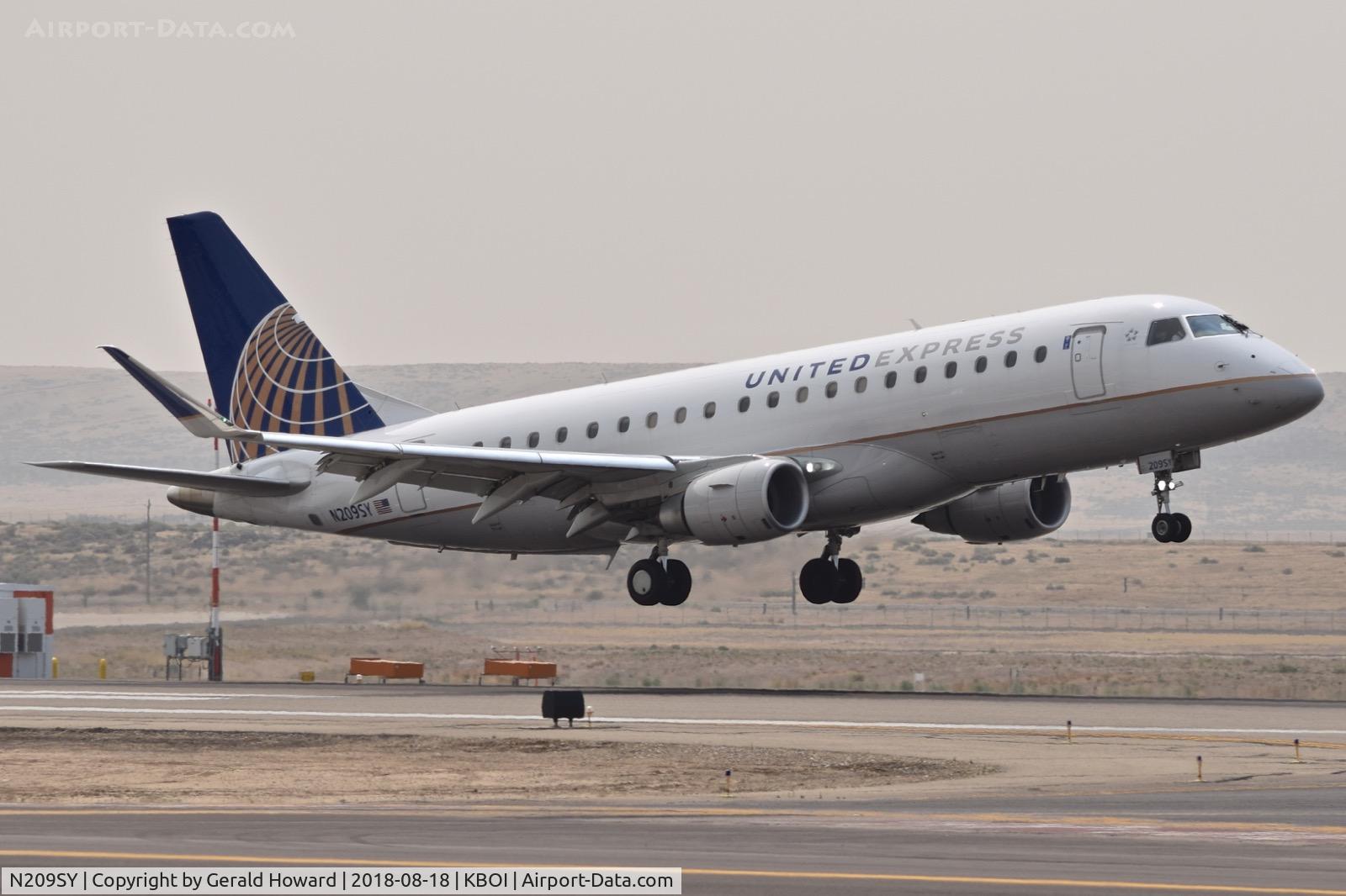 N209SY, 2017 Embraer 175LR (ERJ-170-200LR) C/N 17000645, Landing RWY 28R.