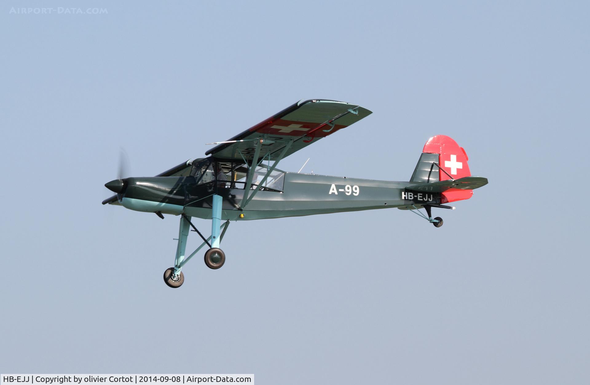 HB-EJJ, 1946 Morane-Saulnier MS-505 Criquet C/N 590/5, leaving Payerne