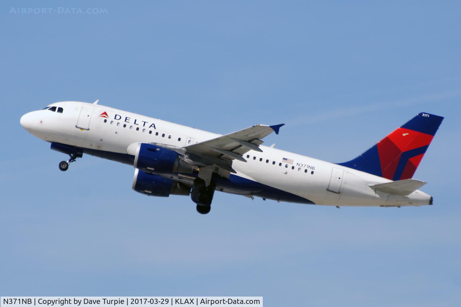 N371NB, 2003 Airbus A319-114 C/N 2095, No comment.