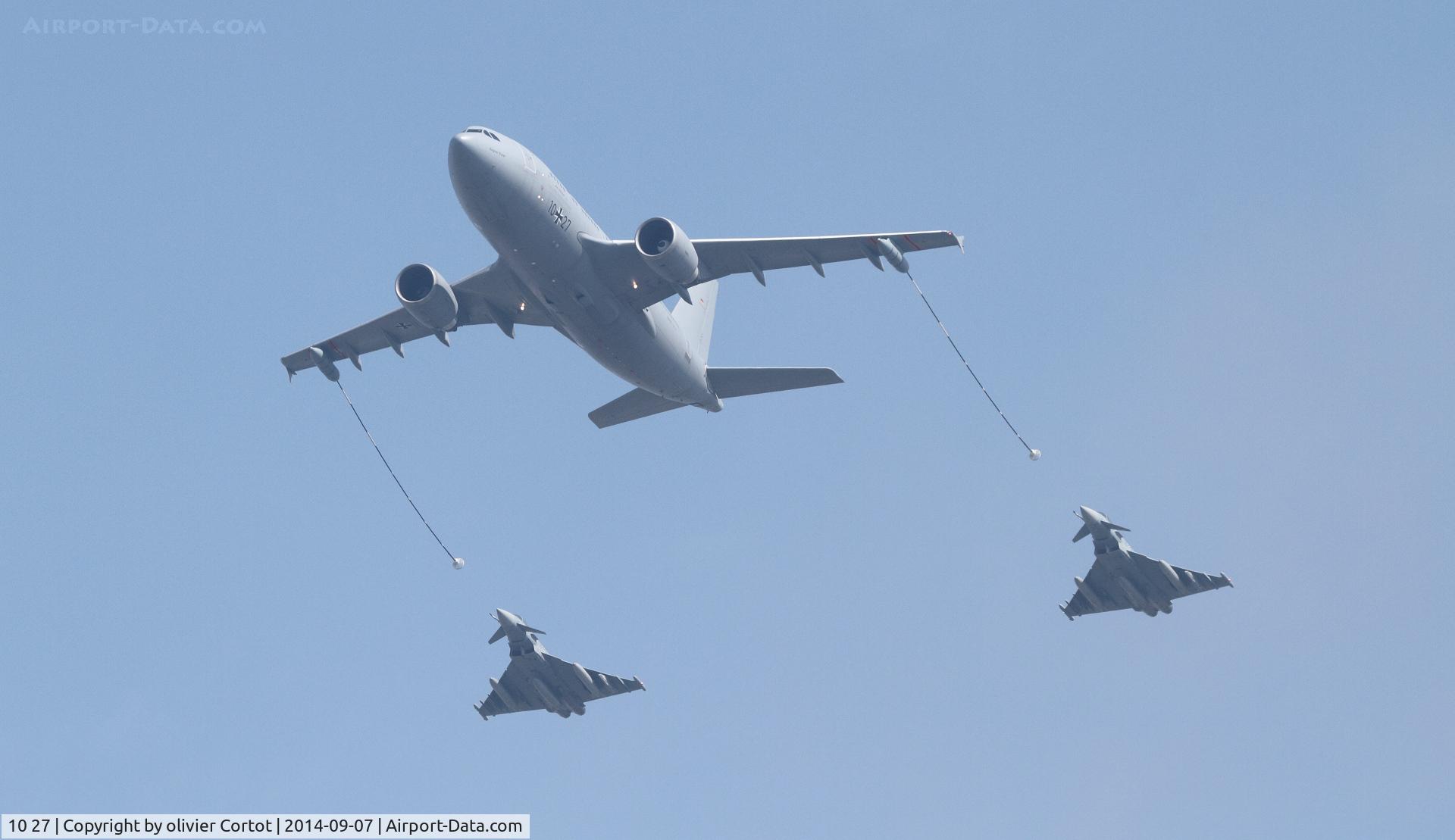 10 27, 1989 Airbus A310-304/MRTT C/N 523, Air 14, with 2 Eurofighters