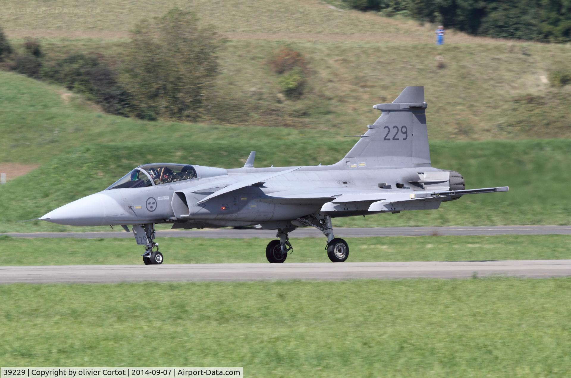 39229, Saab JAS-39C Gripen C/N 39229, Landing at Payerne