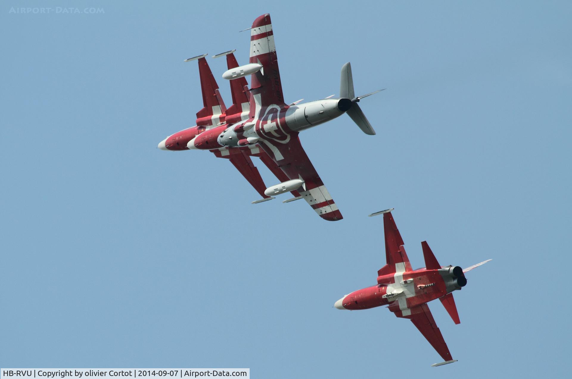 HB-RVU, 1960 Hawker Hunter F.58 C/N 41H-697453, flying with the Patrouille Suisse during Air 14