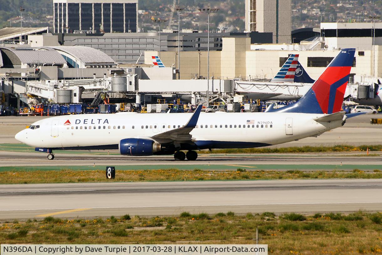 N396DA, 2000 Boeing 737-832 C/N 30378, No comment.