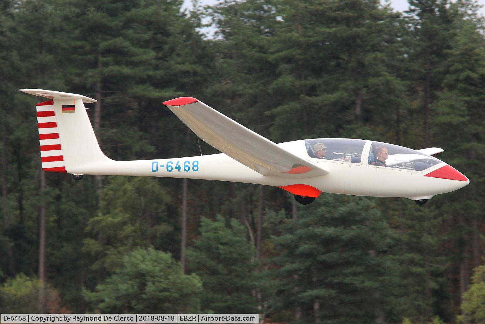 D-6468, Grob G-103A Twin II Acro C/N 3638-K-19, Landing at Zoersel.