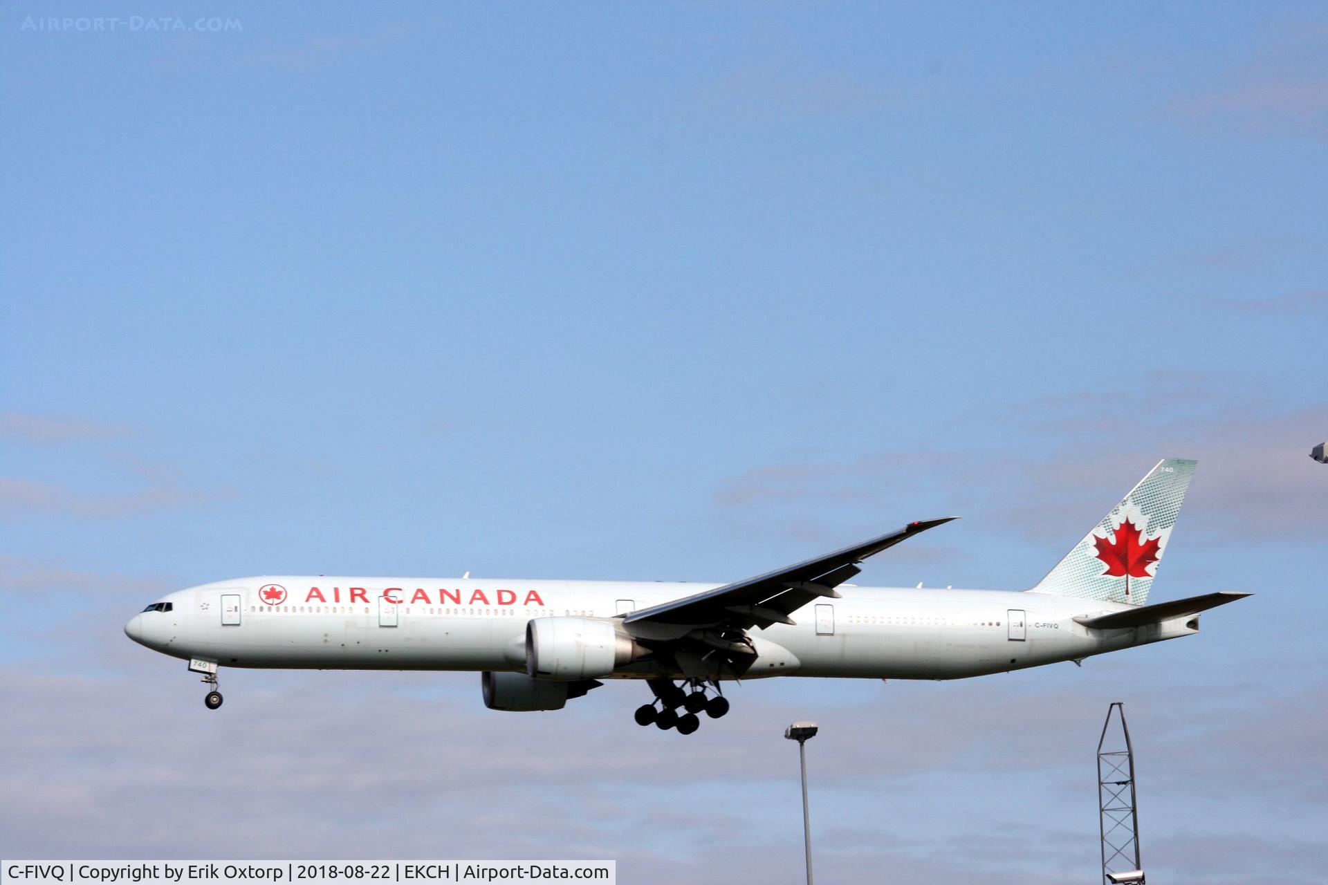 C-FIVQ, 2008 Boeing 777-333/ER C/N 35240, C-FIVQ landing rw 22L