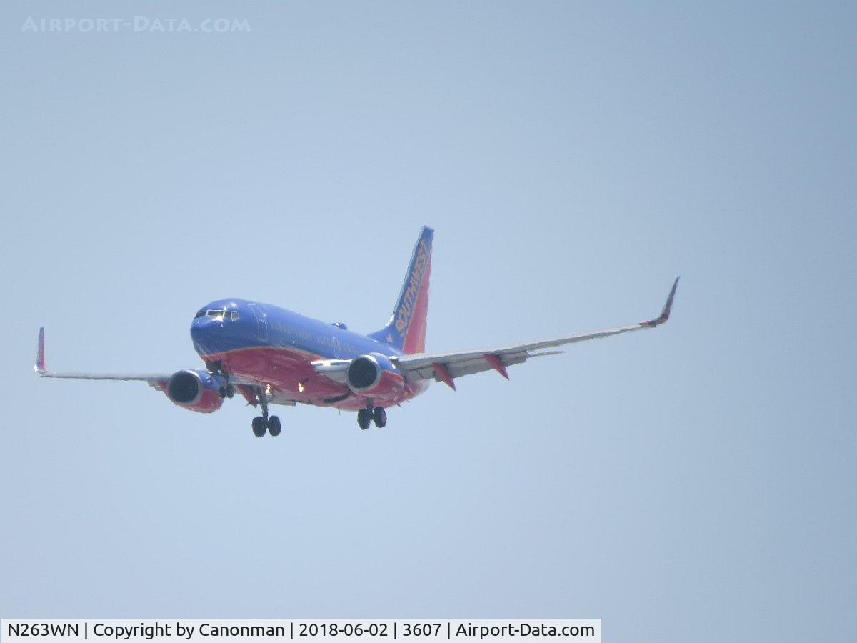 N263WN, 2007 Boeing 737-7H4 C/N 32520, Landing