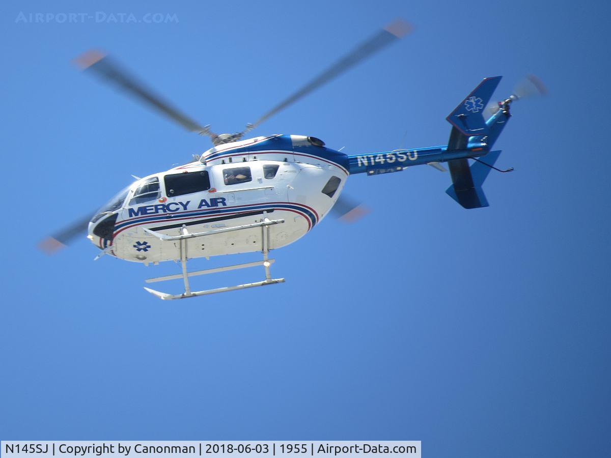N145SJ, Eurocopter-Kawasaki EC-145 (BK-117C-2) C/N 9091, Circling