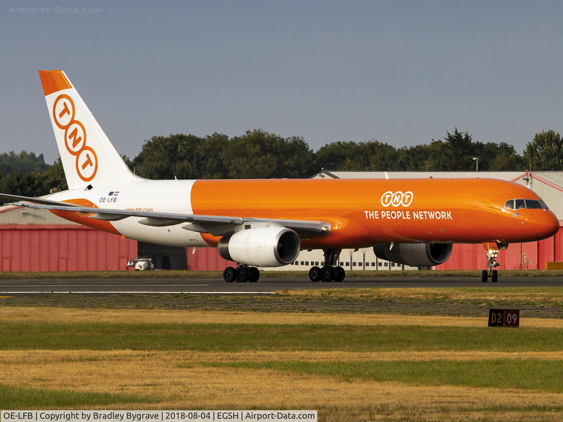 OE-LFB, 1990 Boeing 757-23APF C/N 24868, Turning on the end of the runway