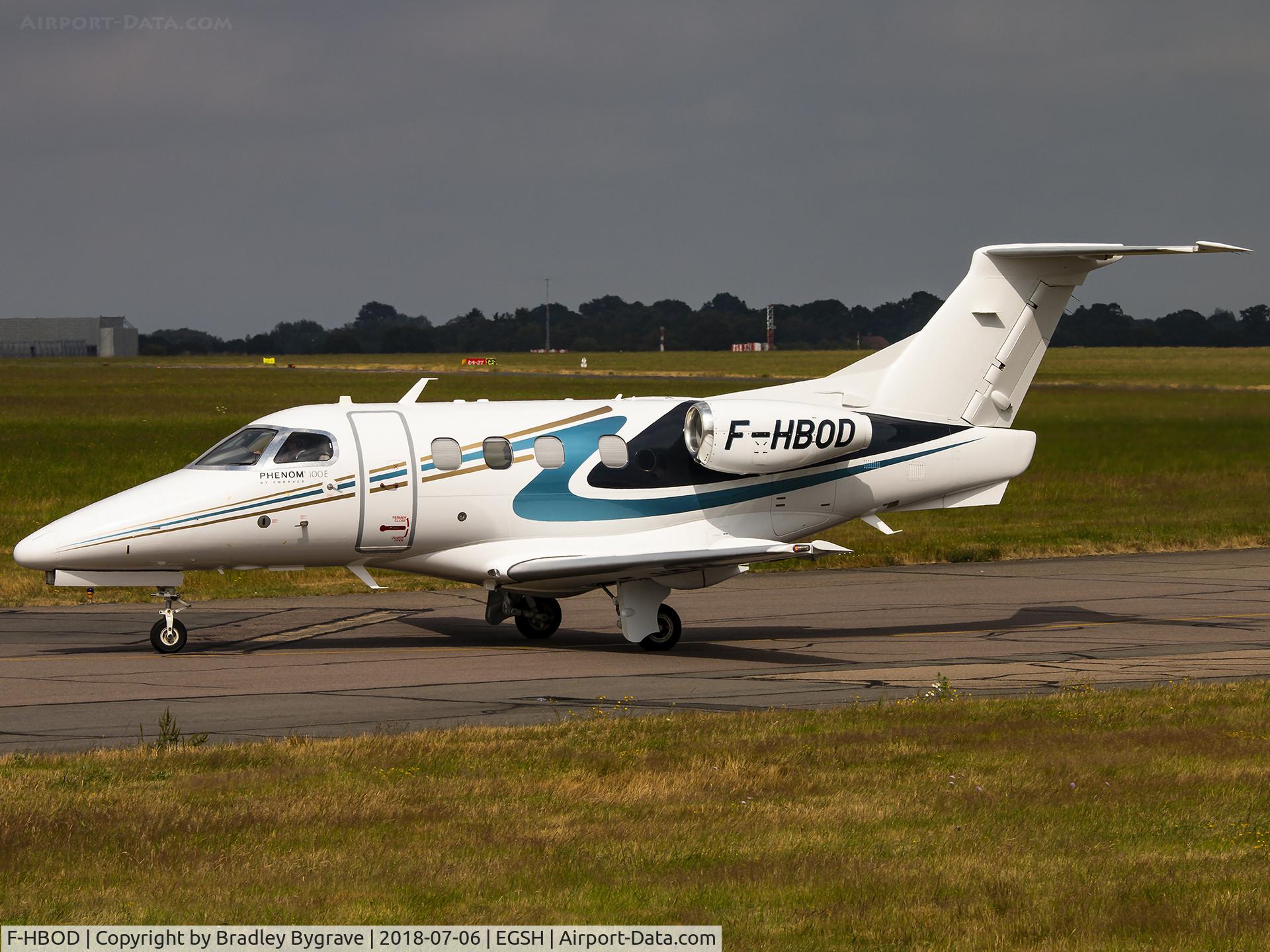 F-HBOD, 2017 Embraer EMB-500 Phenom 100 C/N 50000366, Taxiing