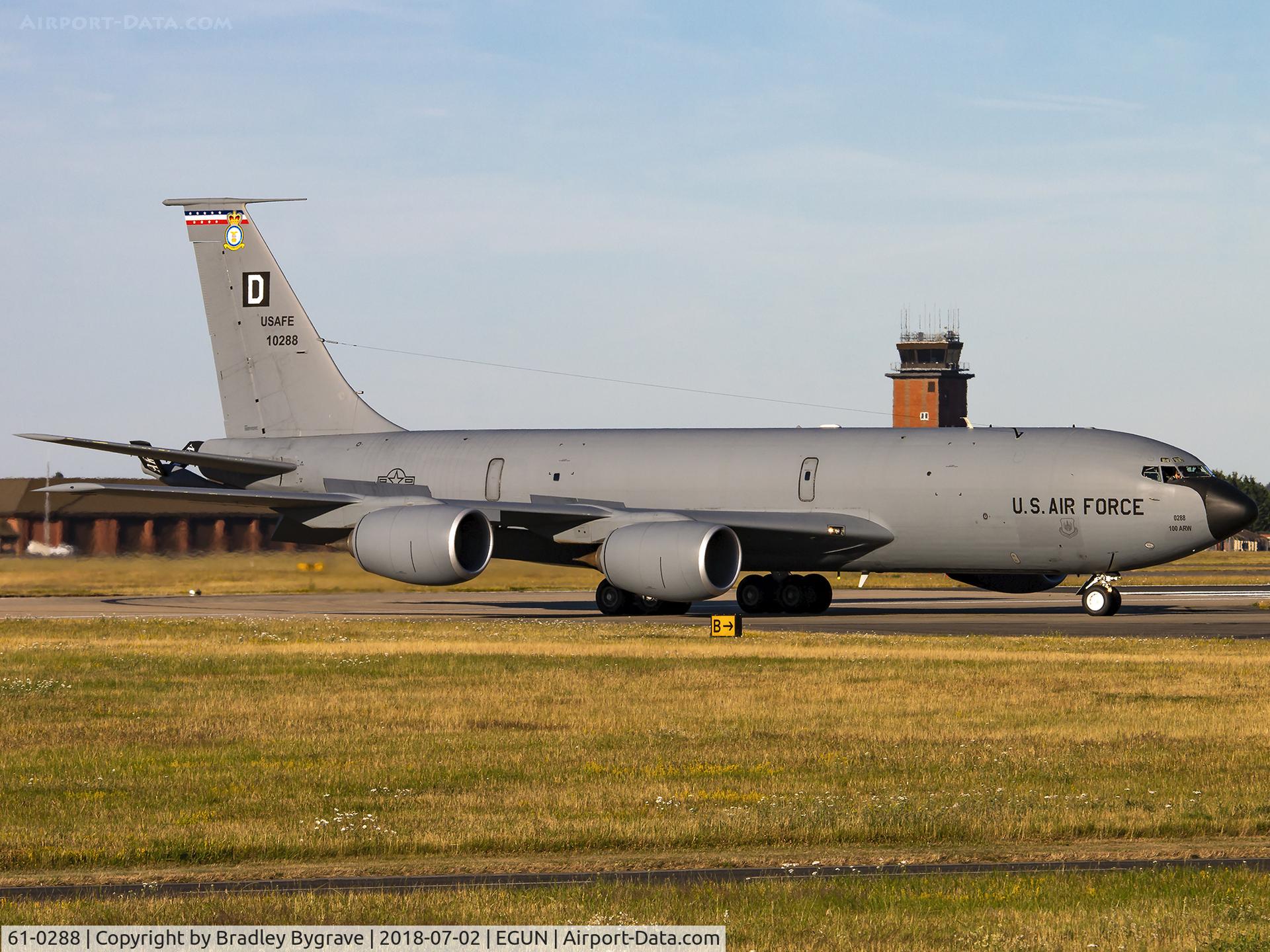 61-0288, 1961 Boeing KC-135R Stratotanker C/N 18195, Taxiing