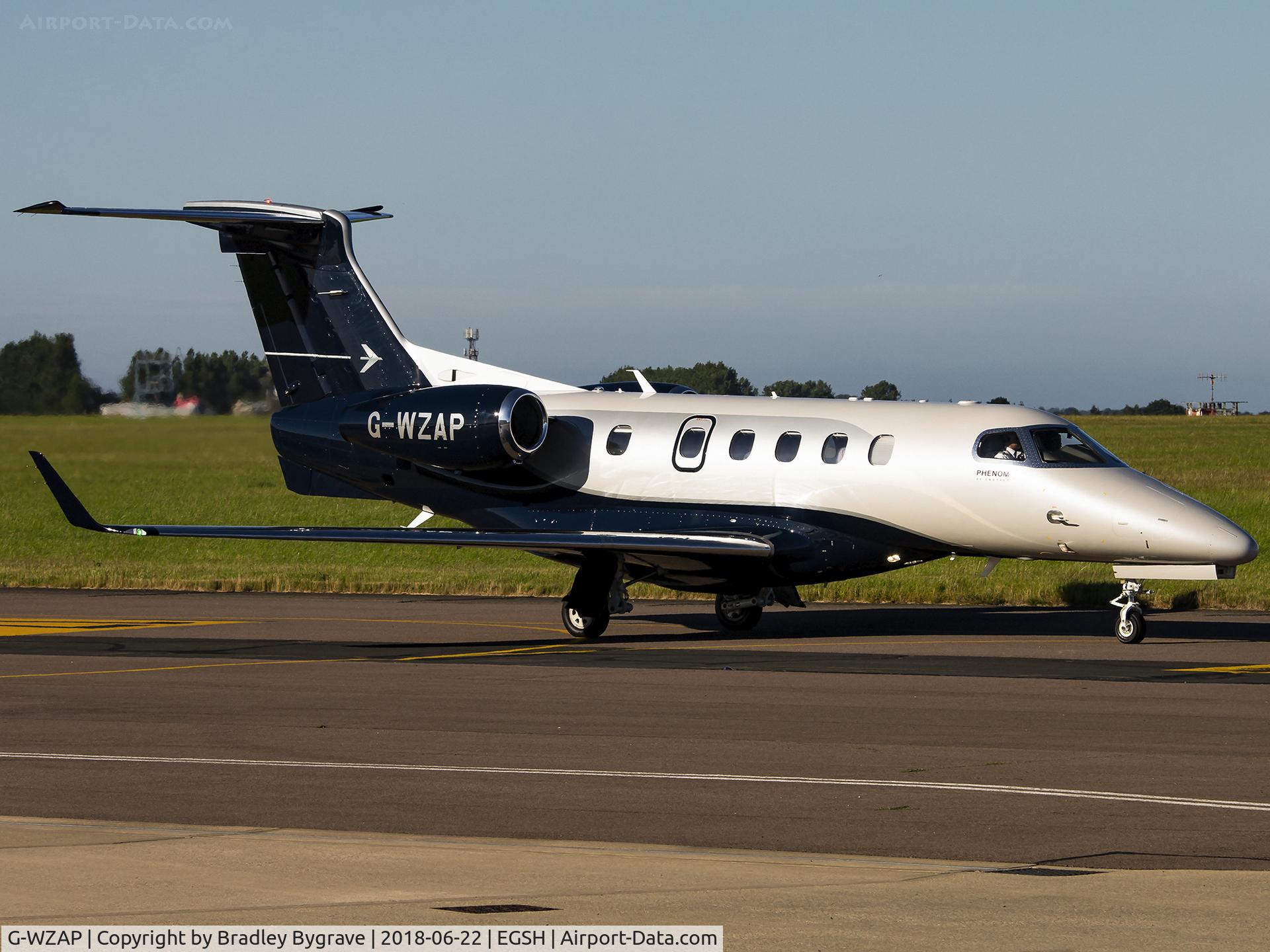 G-WZAP, 2017 Embraer EMB-505 Phenom 300 C/N 50500438, Taxiing