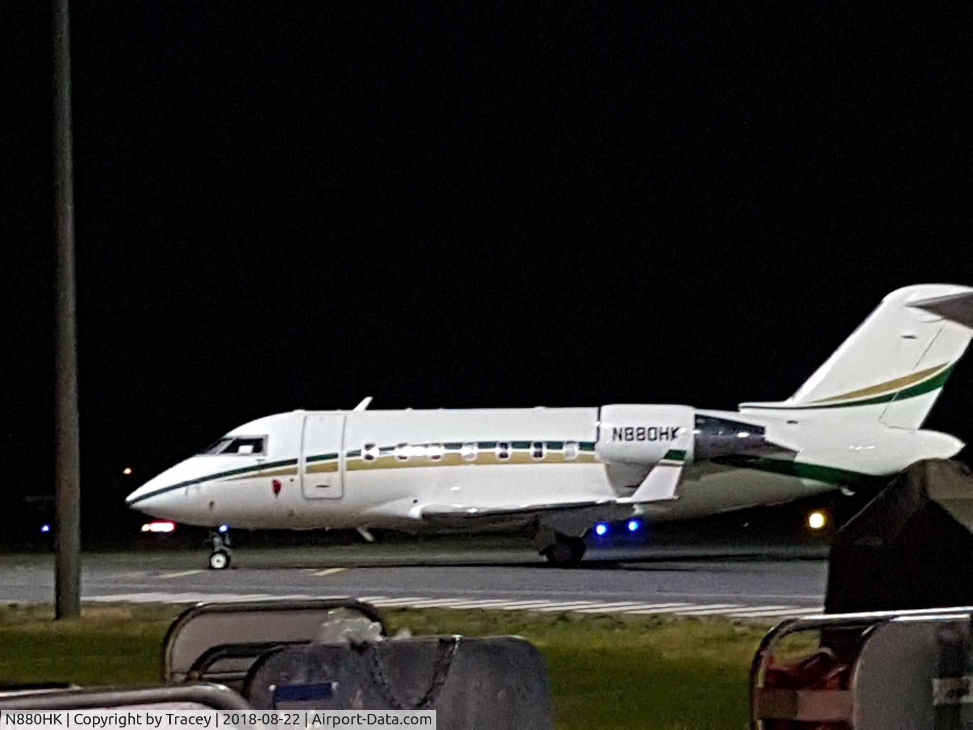 N880HK, 2009 Bombardier Challenger 605 (CL-600-2B16) C/N 5793, At albury airport in Australia