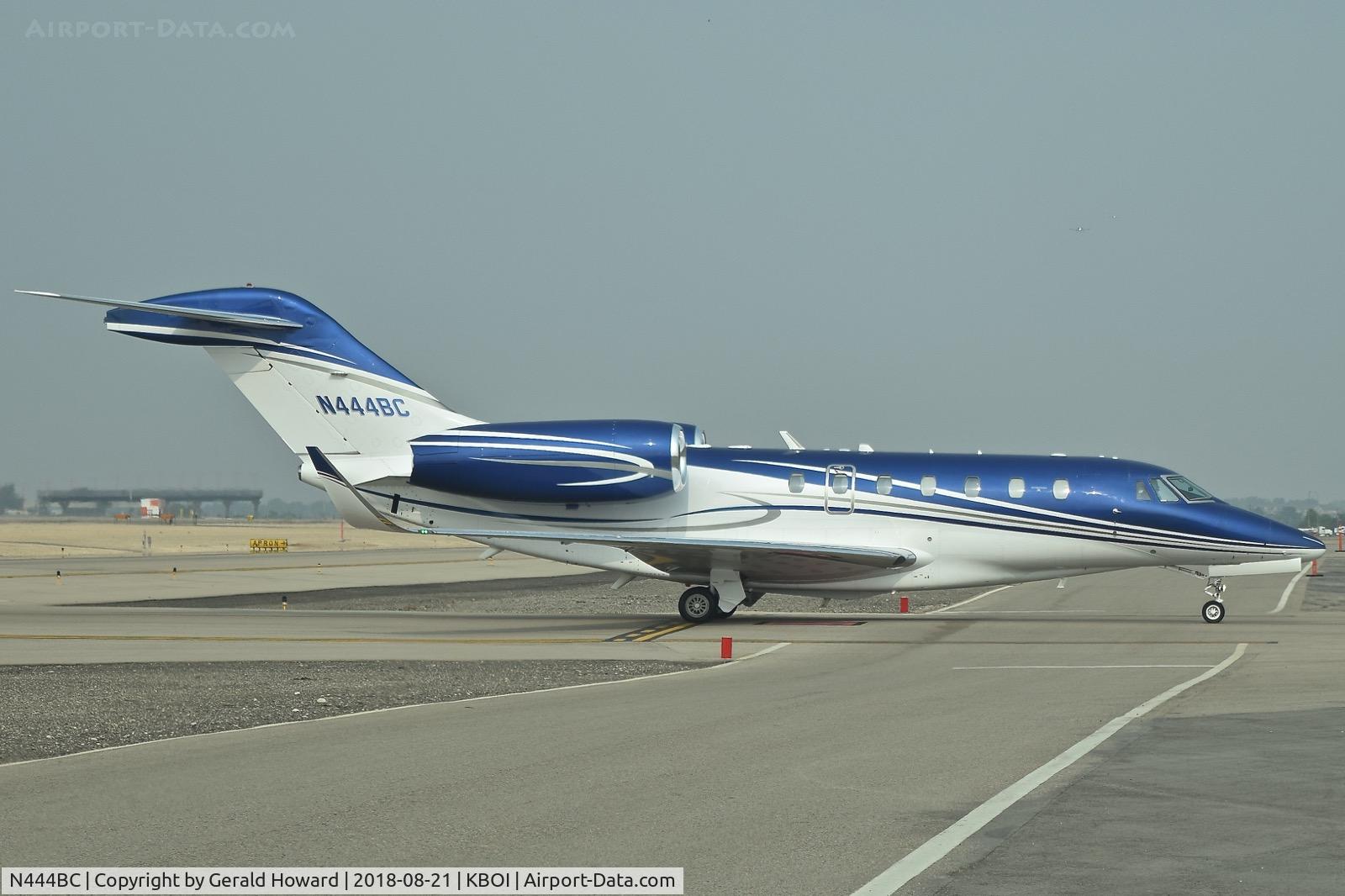 N444BC, 1997 Cessna 750 Citation X Citation X C/N 750-0025, Taxiing onto the north GA ramp.