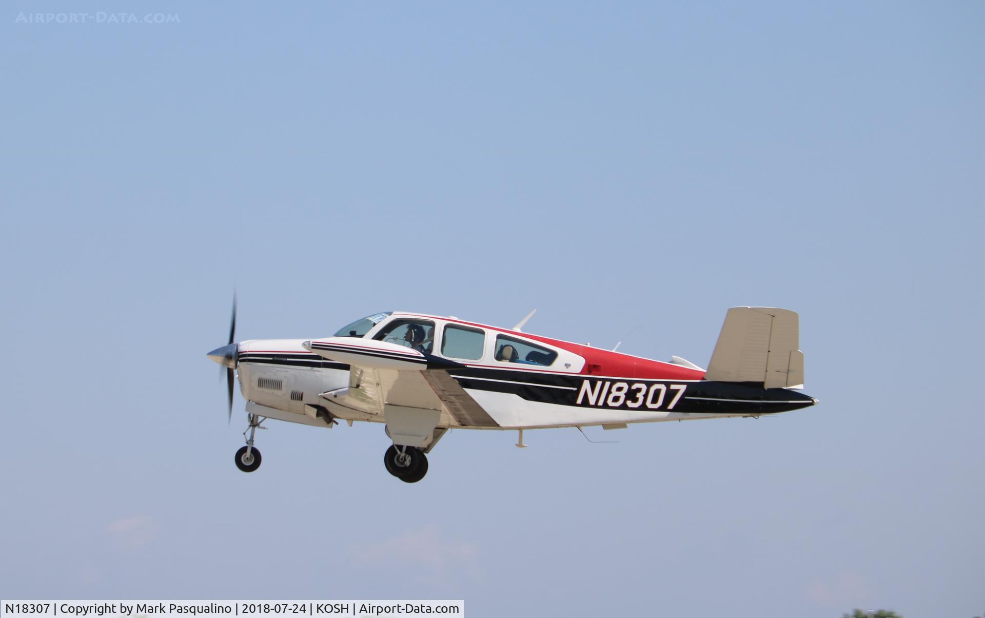 N18307, 1977 Beech V35B Bonanza C/N D-10038, Beech V35B