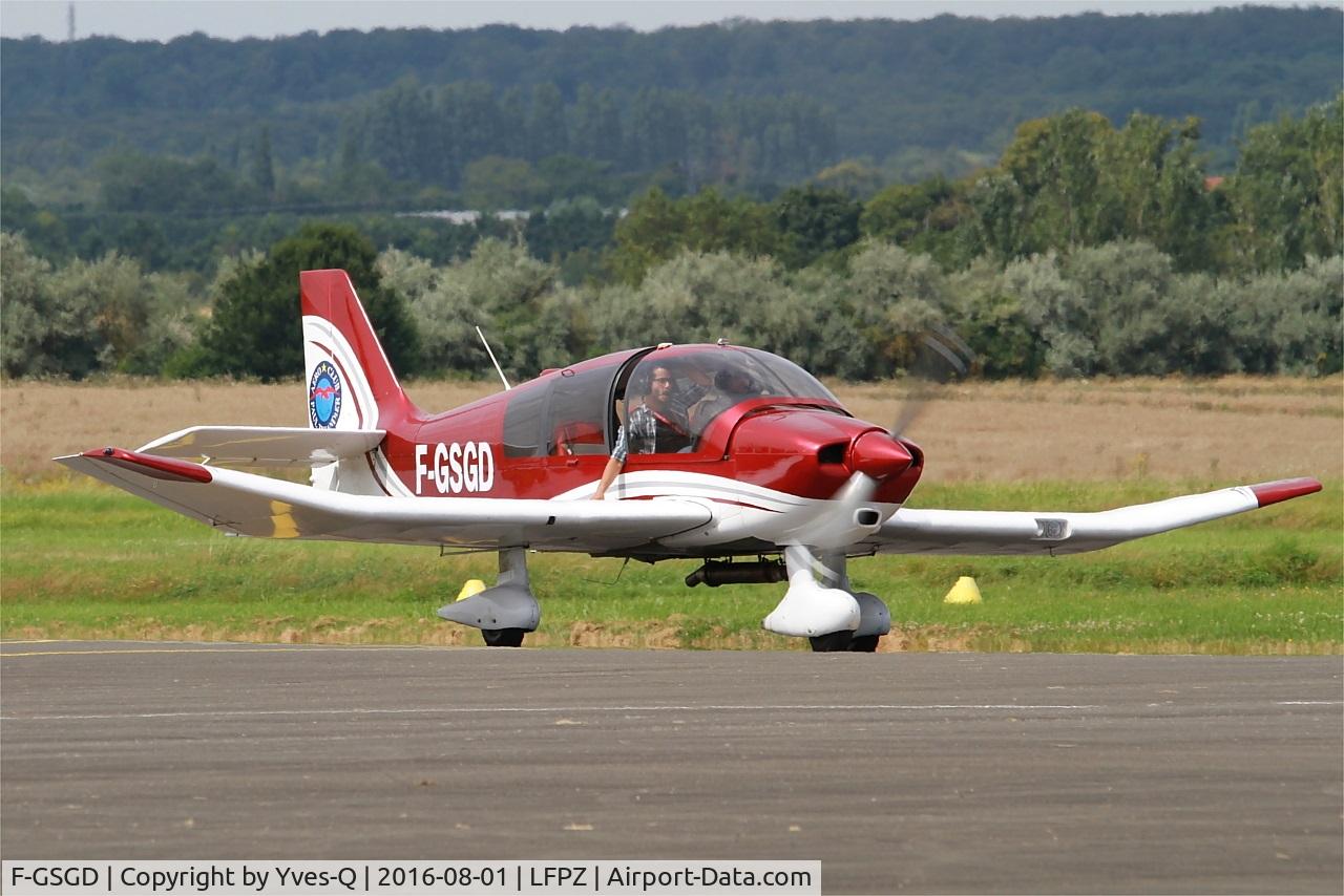 F-GSGD, Robin DR-400-160 Chevalier C/N 2504, Robin DR-400-160 Chevalier, Taxiing, Saint-Cyr-l'École Airfield (LFPZ-XZB)