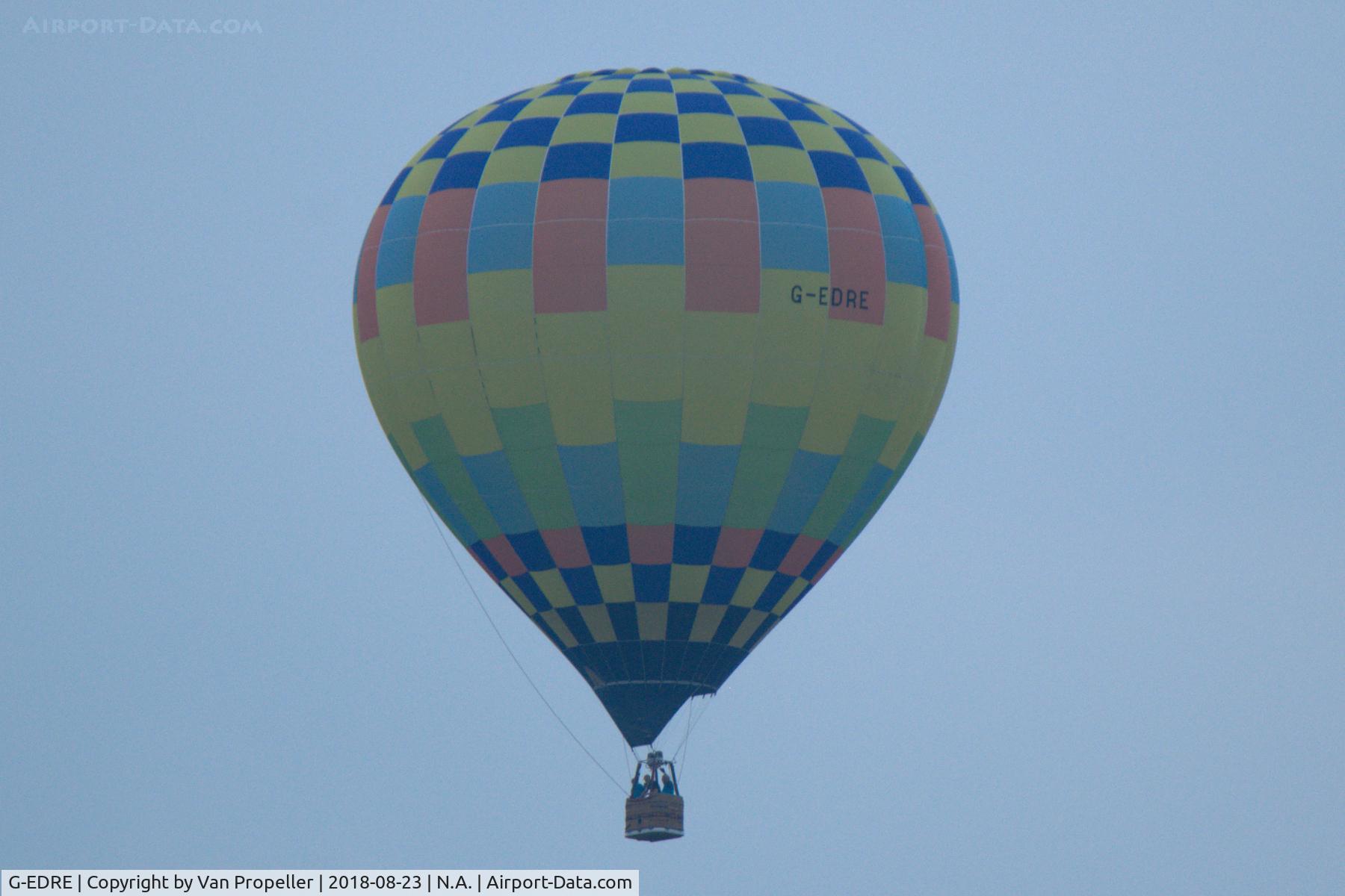 G-EDRE, 2006 Lindstrand Balloons Ltd LBL 90A C/N 1081, Lindstrand LBL 90A floating near the Dutch town of Denekamp during Twente Ballooning 2018