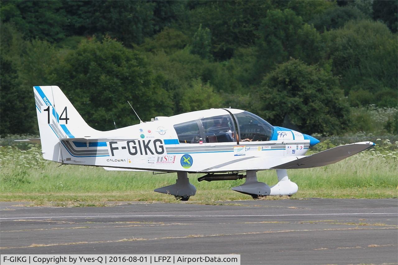 F-GIKG, Robin DR-400-140B Major C/N 1930, F-GIKG - Robin DR-400-140B Major, Taxiing, Saint-Cyr-l'École Airfield (LFPZ-XZB)