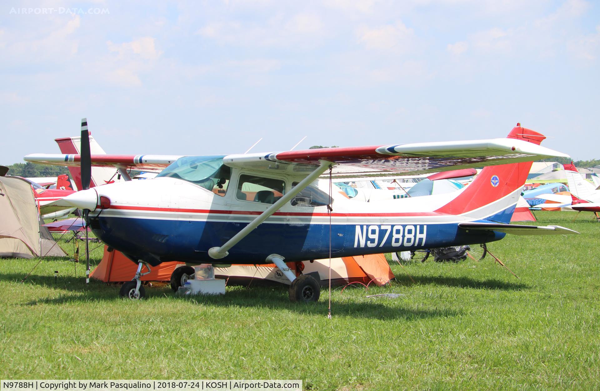 N9788H, 1981 Cessna 182R Skylane C/N 18268025, Cessna 182R
