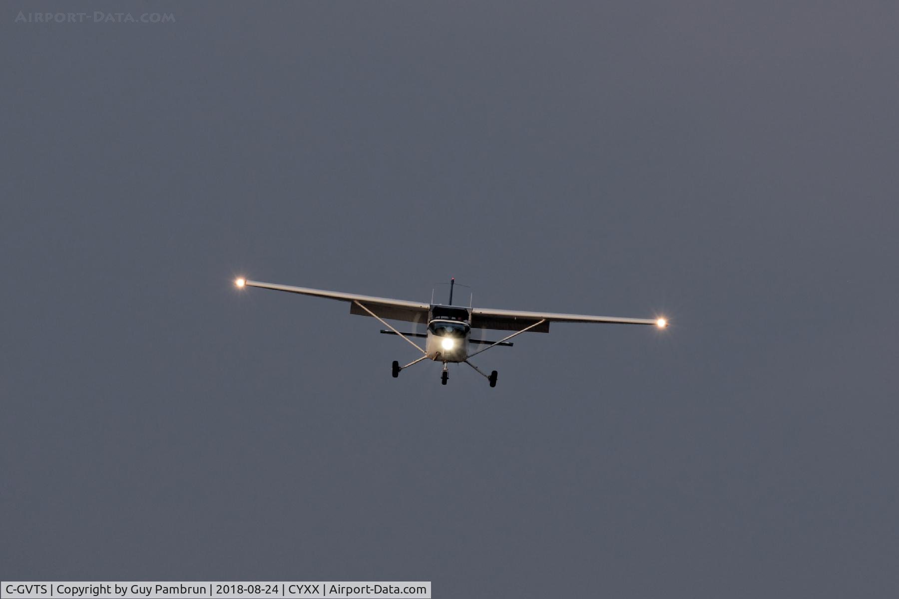 C-GVTS, 1976 Cessna 172M C/N 17266414, Landing