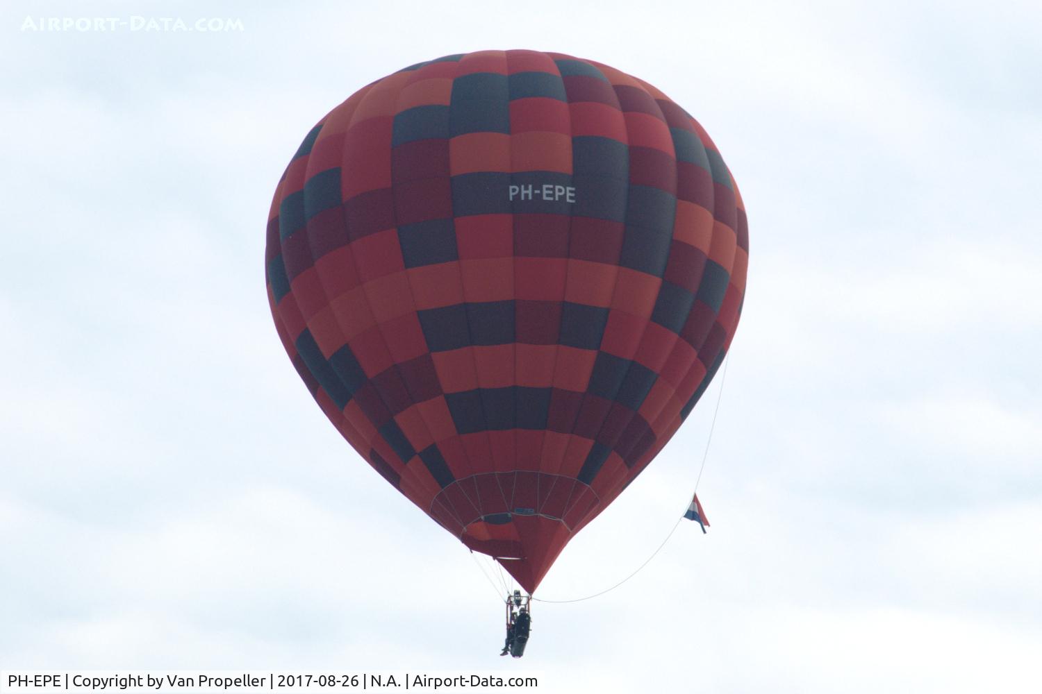 PH-EPE, 2013 Cameron Z-77 C/N 11712, Cameron Z-77 balloon during twente Ballooning 2017 at Oldenzaal, the Netherlands