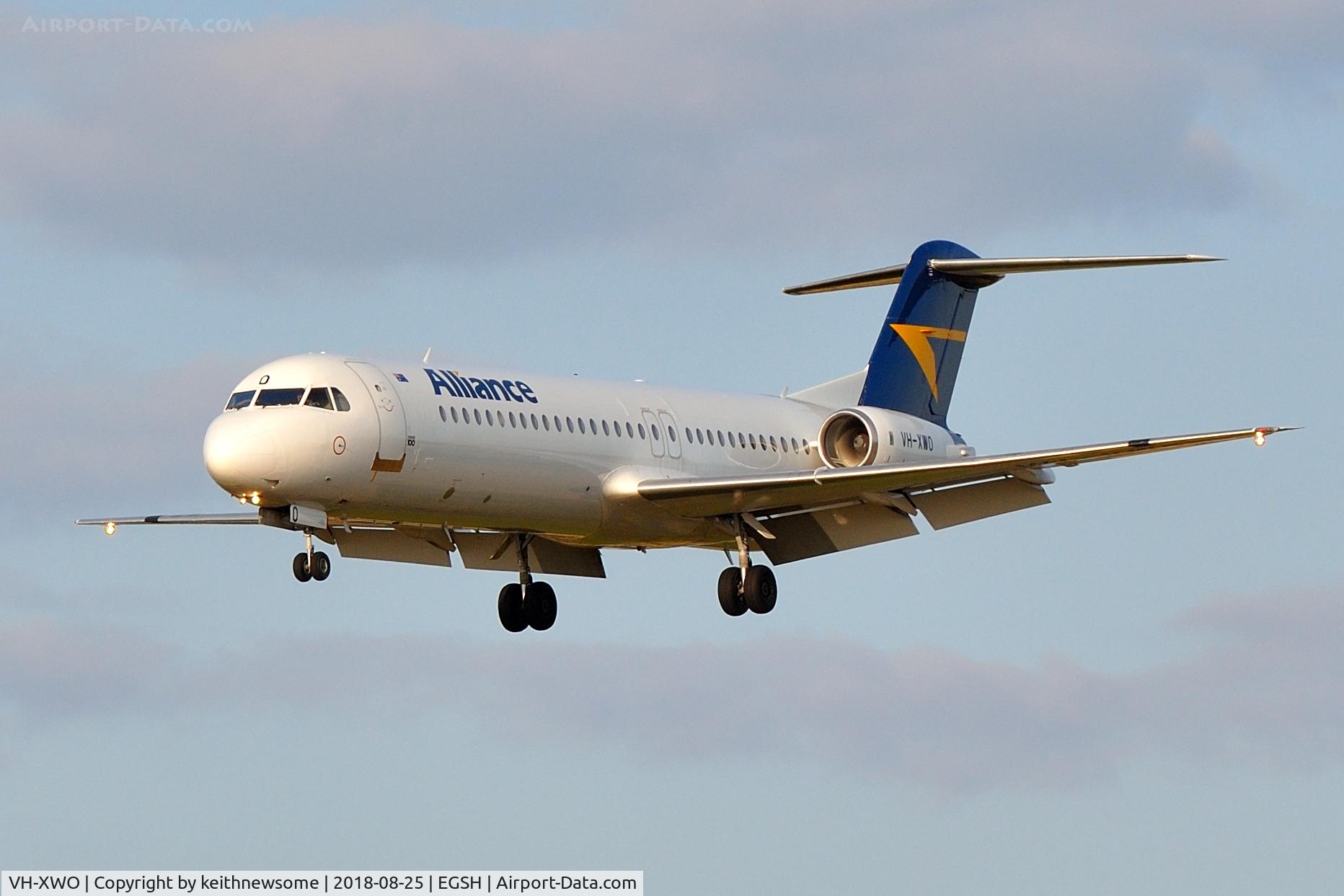 VH-XWO, 1989 Fokker 100 (F-28-0100) C/N 11280, Arriving at Norwich for maintenance work.