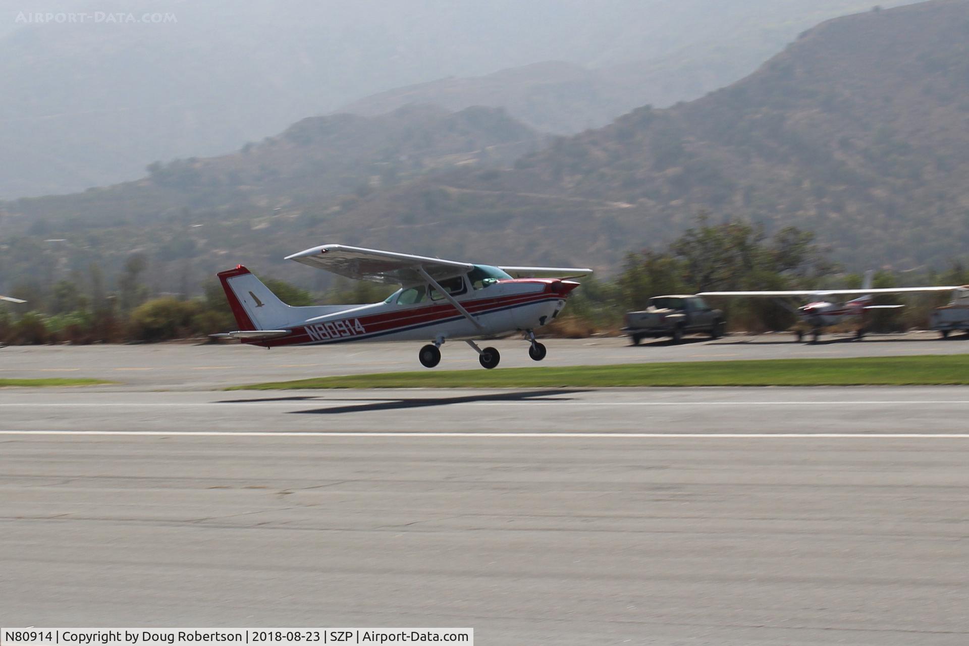 N80914, 1976 Cessna 172M C/N 17266799, 1976 Cessna 172M SKYHAWK, Lycoming O-320-E2D 150 Hp, liftoff Rwy 22