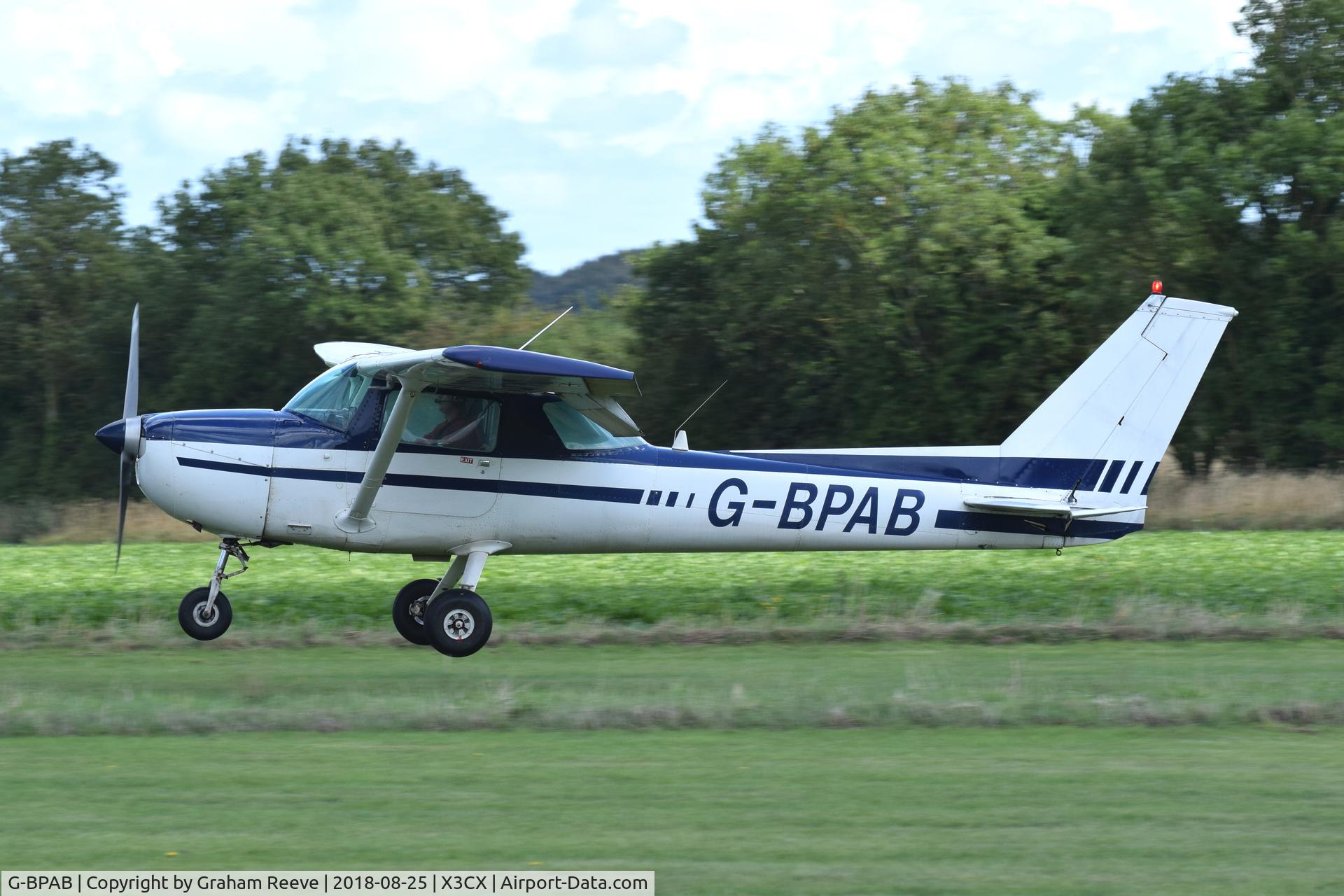 G-BPAB, 1975 Cessna 150M C/N 150-77244, Landing at Northrepps.