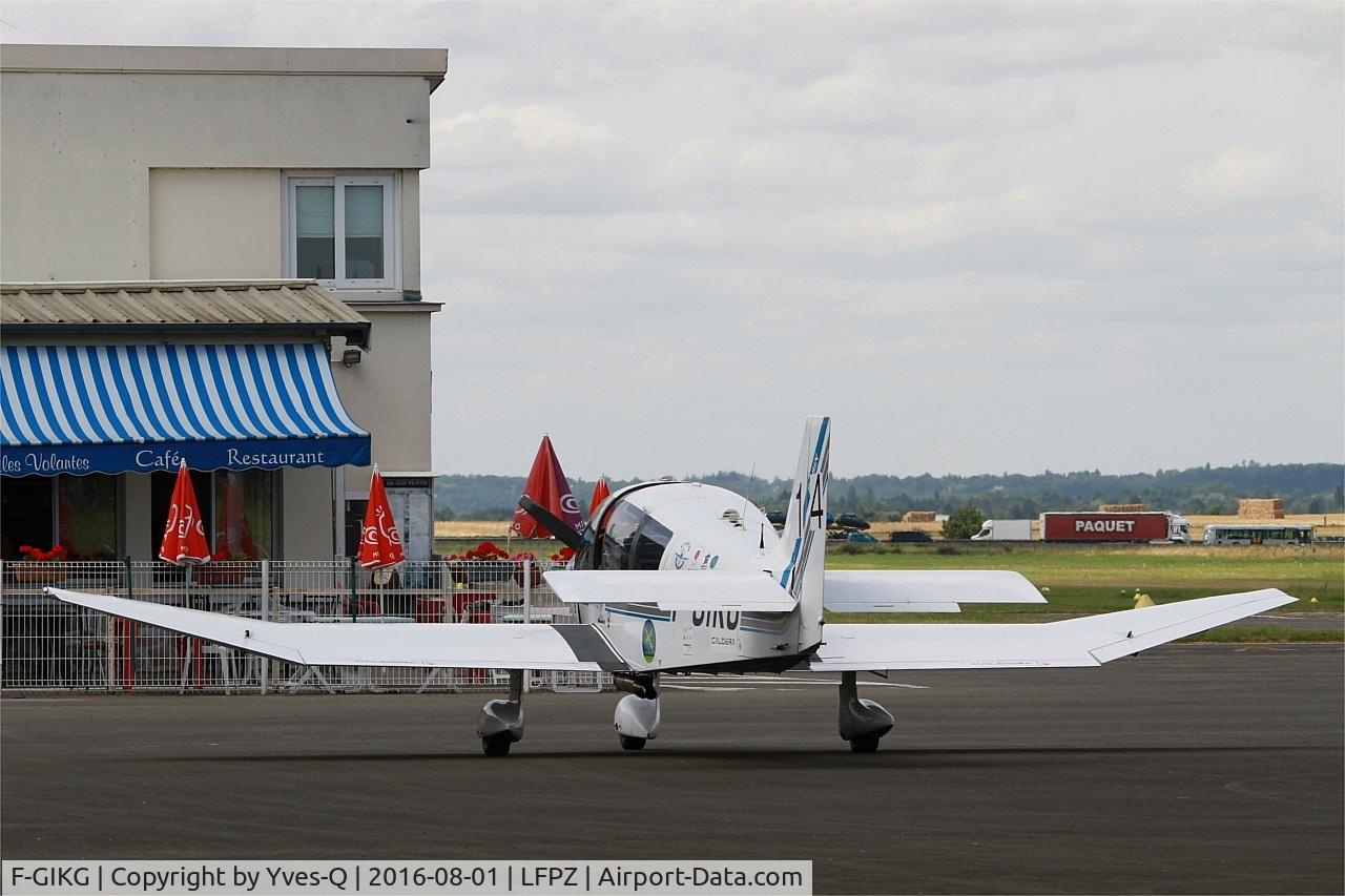 F-GIKG, Robin DR-400-140B Major C/N 1930, Robin DR-400-140B Major, Parking area, Saint-Cyr-l'École Airfield (LFPZ-XZB)