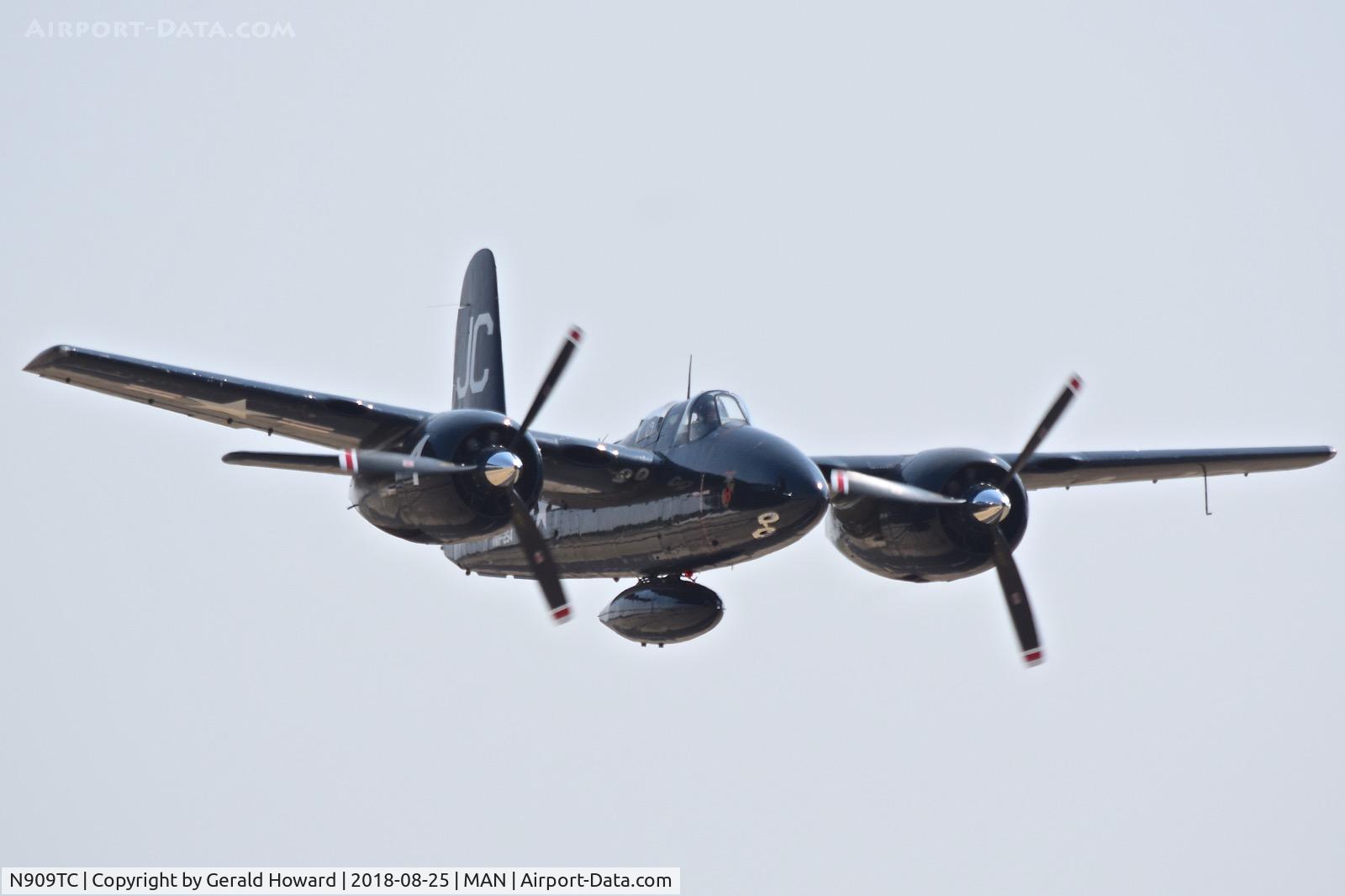 N909TC, 1945 Grumman F7F-3P Tigercat C/N 80425, Flyby during airshow.