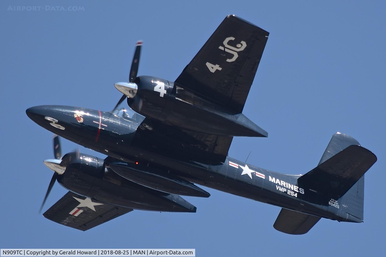 N909TC, 1945 Grumman F7F-3P Tigercat C/N 80425, Flyby during airshow