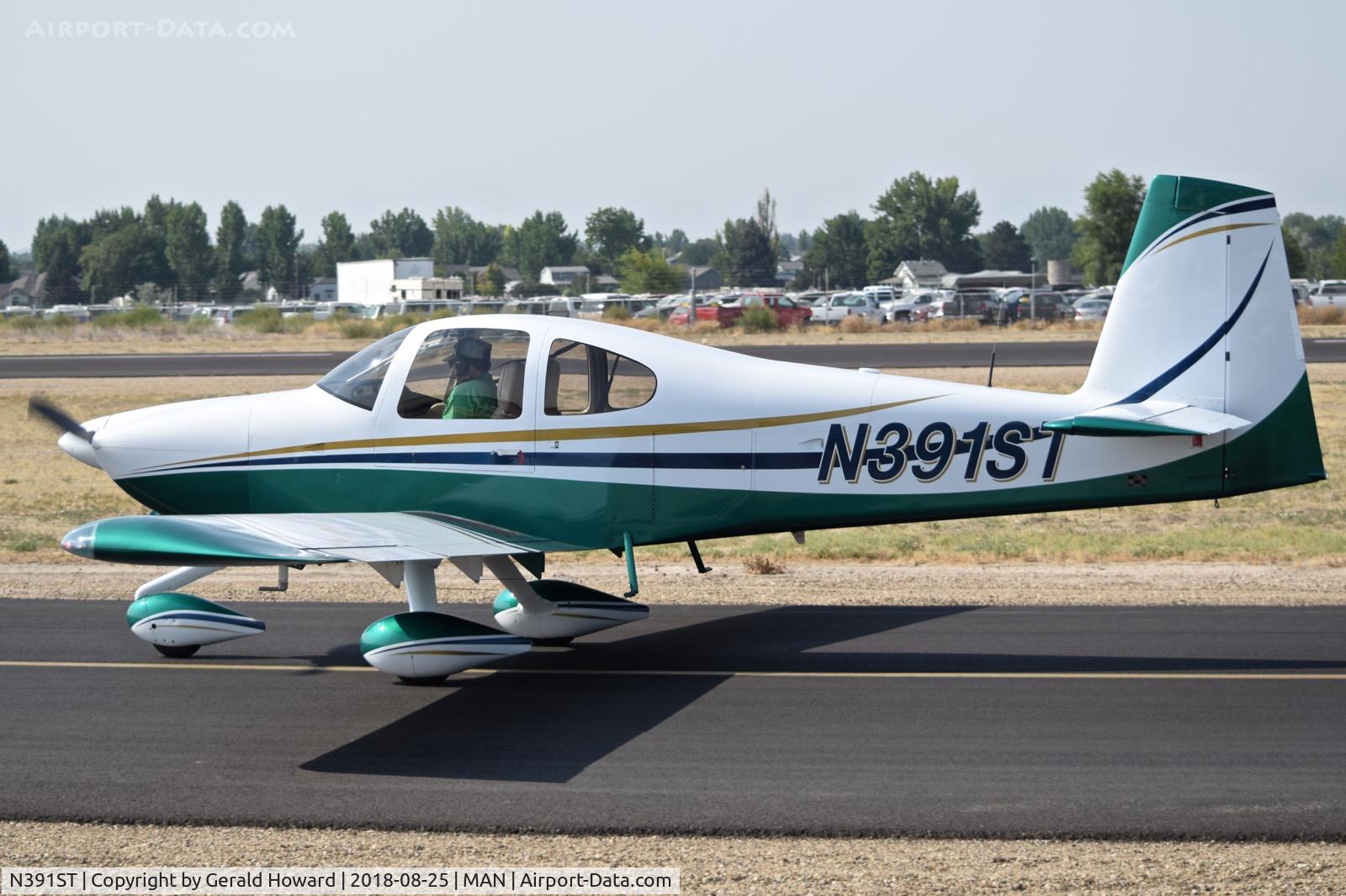 N391ST, 2014 Vans RV-10 C/N 40802, Taxiing on Alpha.