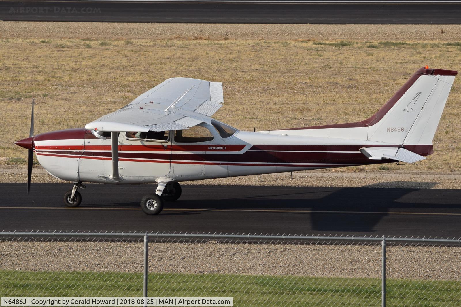 N6486J, 1980 Cessna 172N C/N 17273877, Taxiing on Alpha.