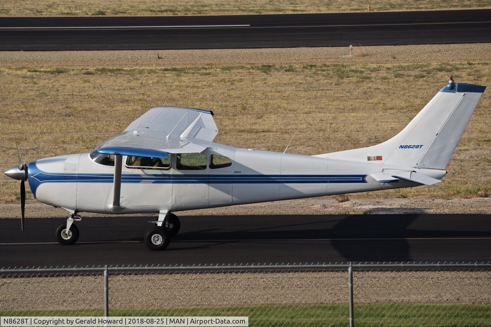 N8628T, 1960 Cessna 182C Skylane C/N 52528, Taxiing on Alpha.